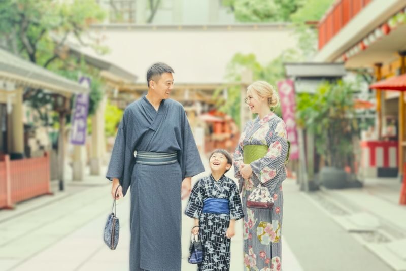 VASARA Kimono and Yukata Rental in Kyoto - Picking a kimono and getting dressed