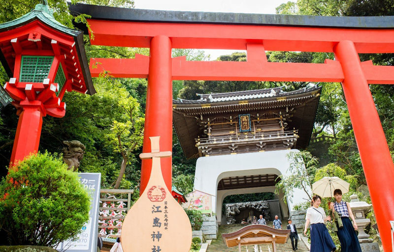 Yokohama Minato Mirai Osanbashi Pier & Yokohama Cosmo World Cable Car & Enoshima & Kamakura High School & Tsurugaoka Hachimangu Shrine Day Tour (From Tokyo) - Enoshima: island views and shrine time